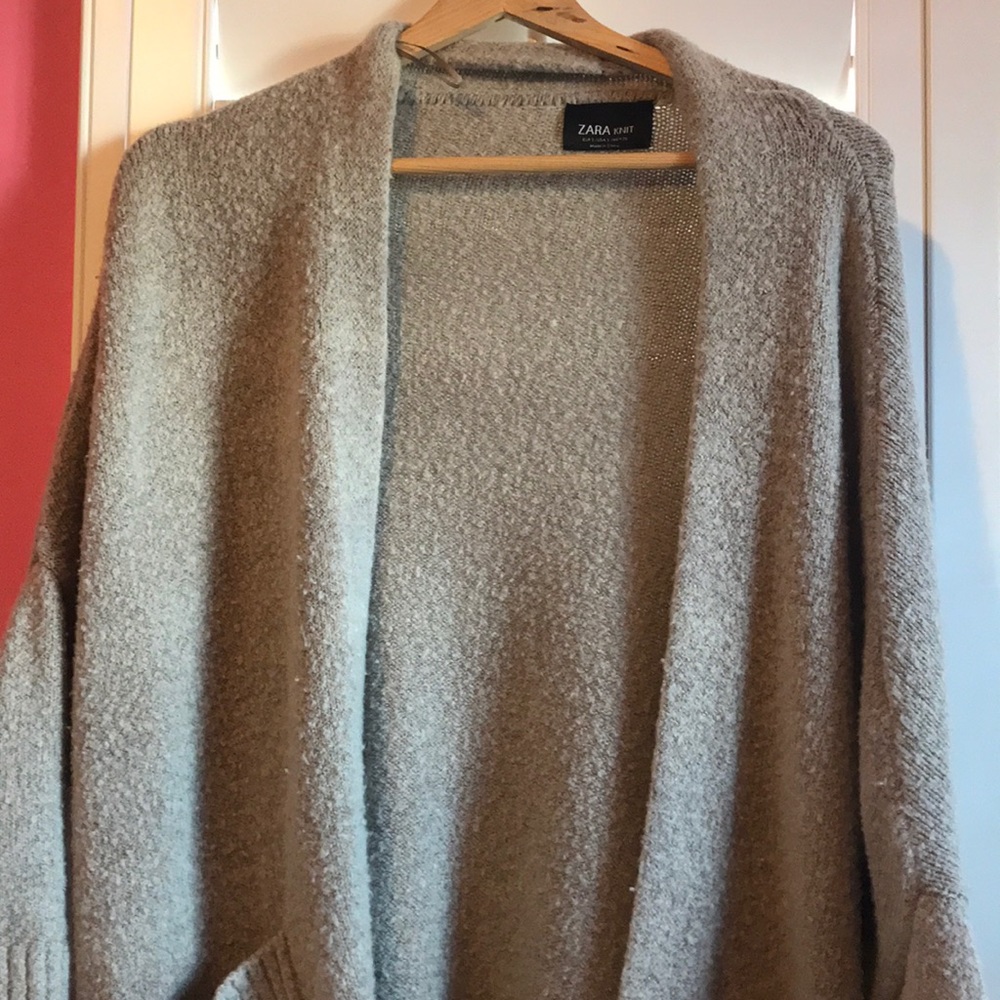 Zara Knit Sweater/cardigan